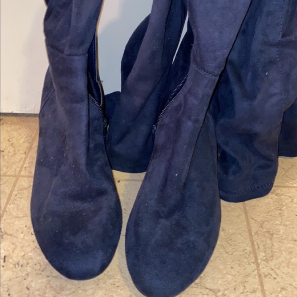 boots - Picture 2 of 3